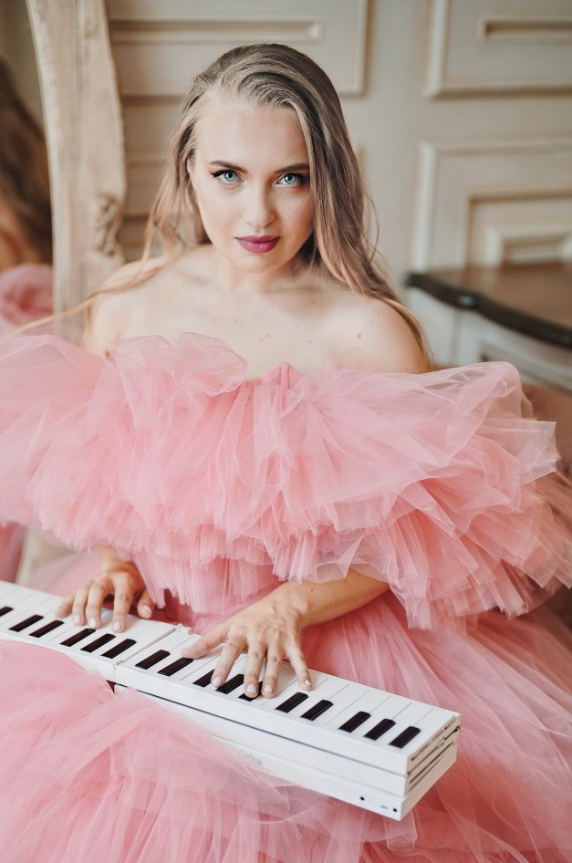 Winner small image - VIVIMUSE Viktoriia Demi