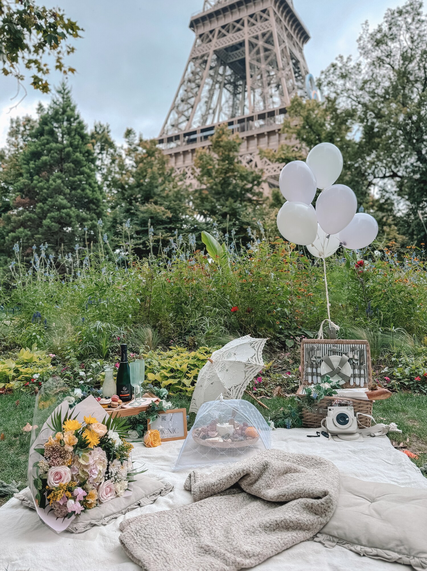 Winner small image - Picnic Like a Parisian