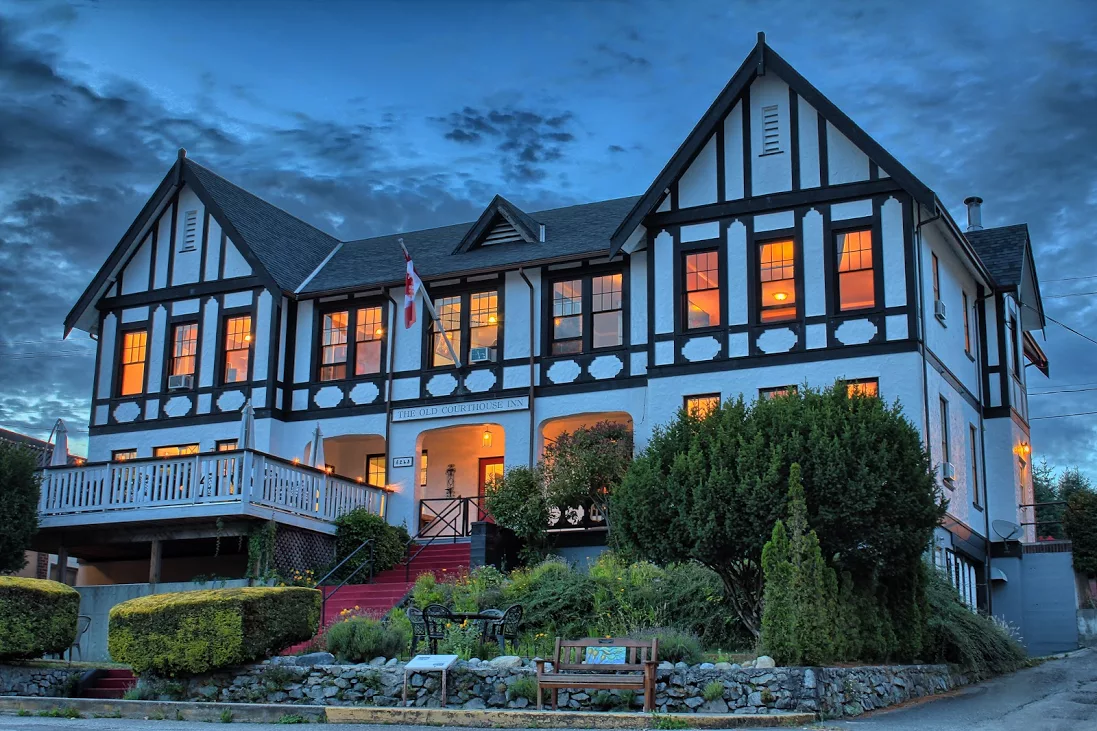 Winner small image - Old Courthouse Inn