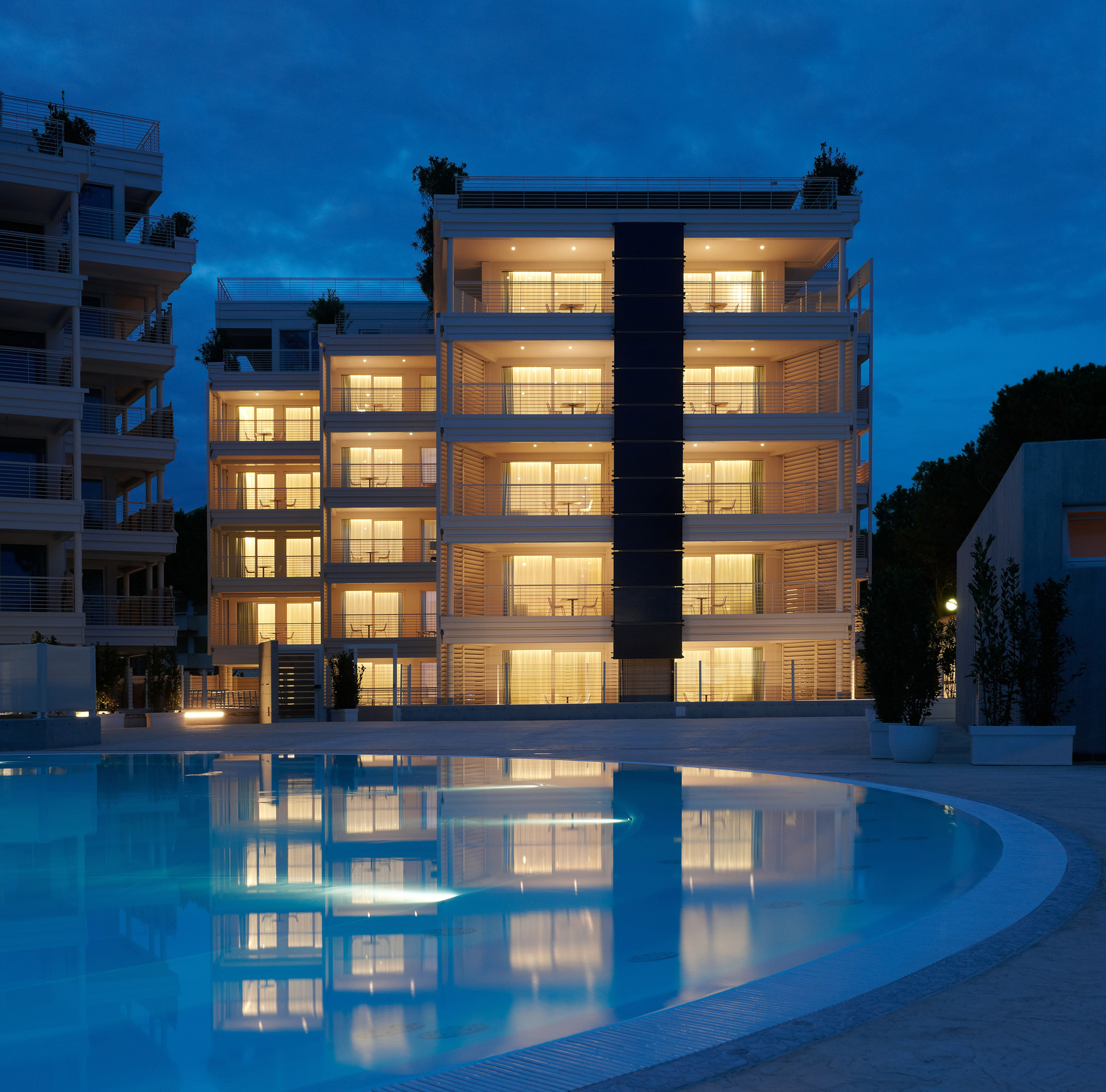 Winner small image - Marina Verde Resort