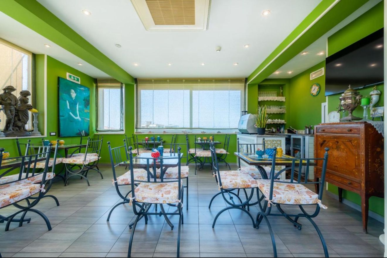 Winner small image - Hotel De La Ville Relais