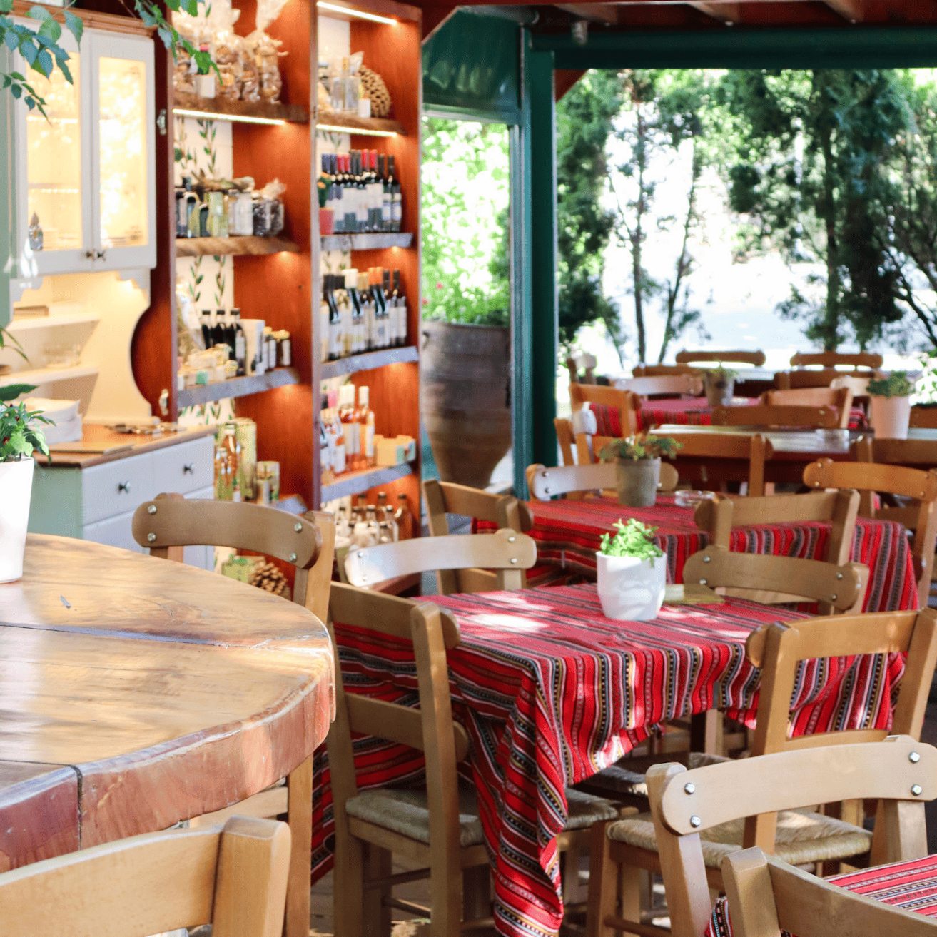 Winner small image - I Platia